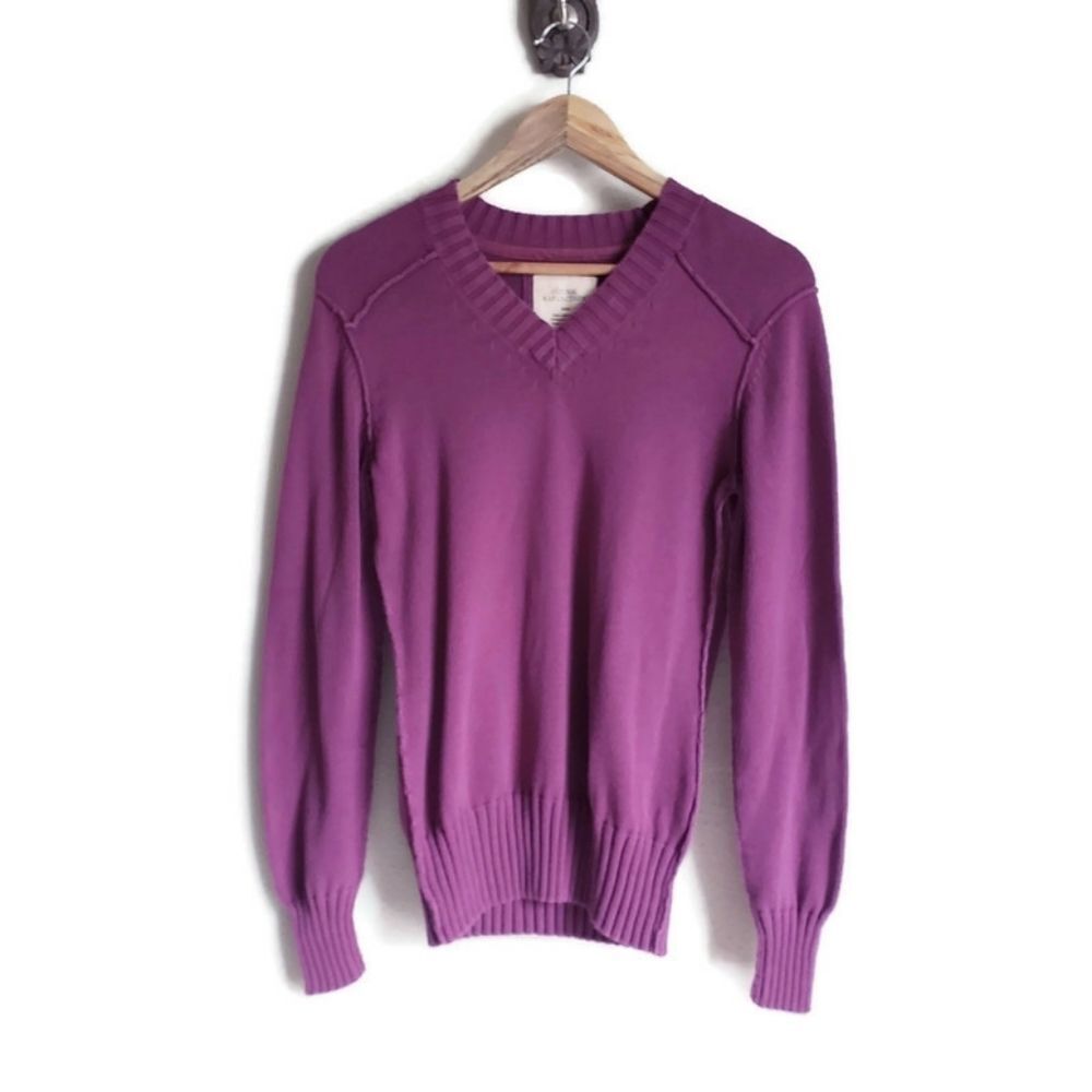 Natural Reflections knit purple v-neck sweater size M